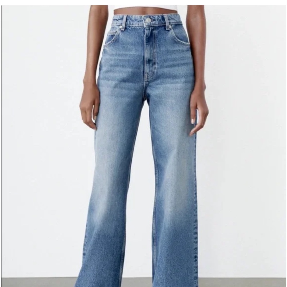 Zara high rise Barrel leg denim REF 6045/020 size 0 and 4